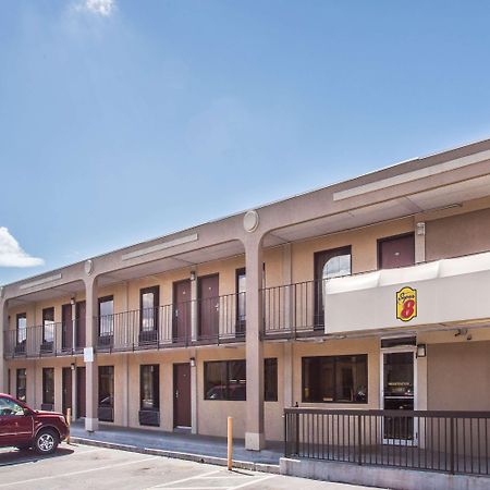 Отель Super 8 By Wyndham Camp Springs/Andrews Afb Dc Area Экстерьер фото